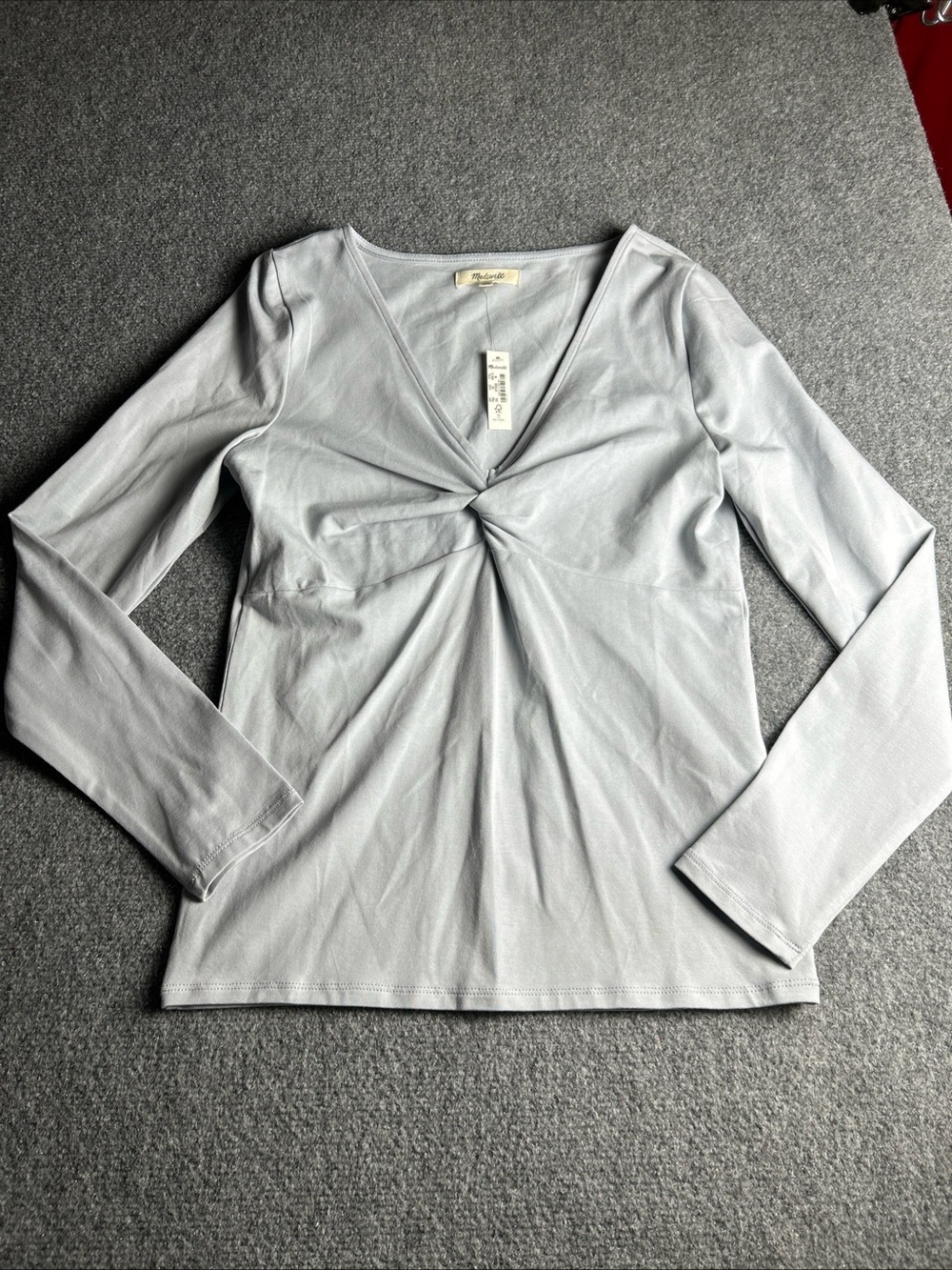 Madewell Light blue gray Twist-Front Long Sleeve Top women’s medium New 1576